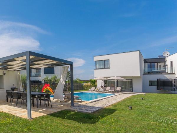 Villa Paolo, Rezervați Vilă Hoteluri în Filipac cu piscină, Piscină