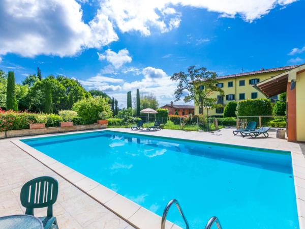 Villa Villa Elena-2 by Interhome, Rezervați  Hoteluri în Le Vedute cu piscină, Piscină