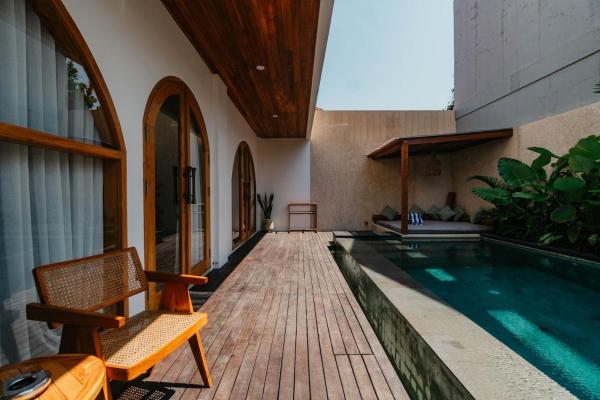 Villa Bens Luxury - 3BR Villa in Kerobokan, Rezervați  Hoteluri în Bali cu parcare, Parcare