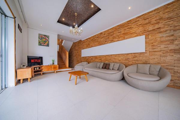 Acheta Villa Seminyak Bali - 3BR with private pool, Rezervați  Hoteluri în Badung cu piscină, Piscină