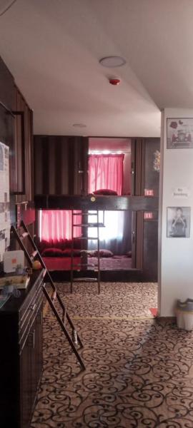 Petra sharing room, Rezervați  Hoteluri în Petra cu parcare, Parcare
