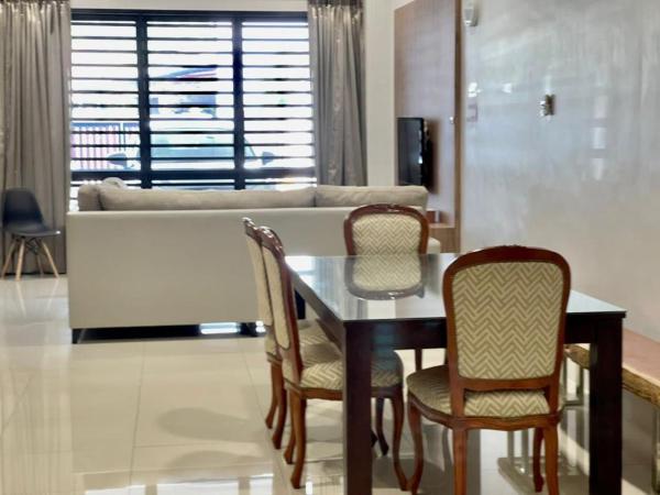 Cozy Double-storey House 4R4BR, Rezervați  Kuantan Pahang