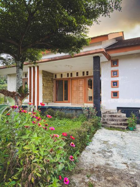 Villa Restu 5 Cozy 2BR Mountain View in Puncak, Rezervați  Paragajen West Java