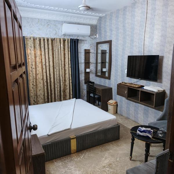 The Red Tree III Premium Guest House, Rezervați  Karachi Pakistan