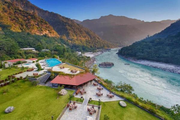 Aloha Ganges Apartments, Rishikesh, Rezervați  Hoteluri în Jāmb cu piscină, Piscină