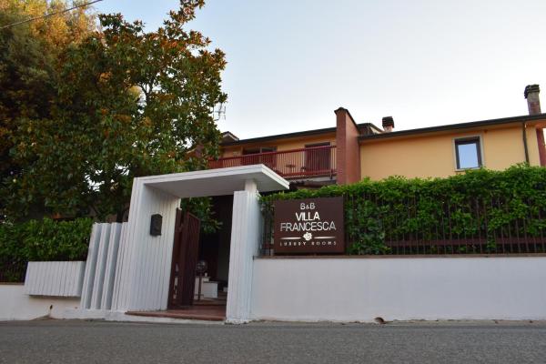 Villa Francesca Luxury Rooms, Rezervați  San Demetrio Corone 