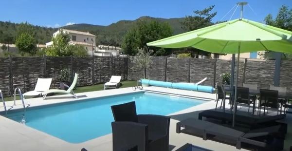 Villa accueillante avec piscine à Castellane - 153 m², Rezervați  Castellane 