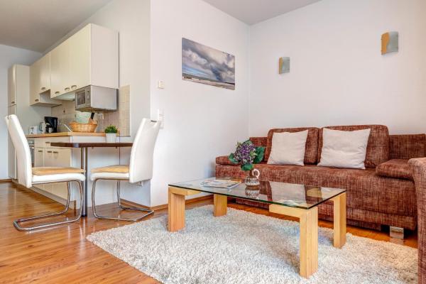 Villa Stranddistel, Whg 1, Rezervați  Hoteluri în Usedom cu parcare, Parcare
