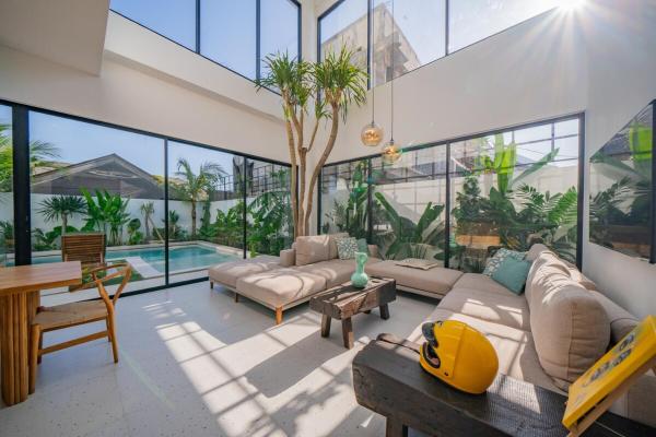 Luxury 4BR Villa Private Pool & Sea Horizon, Rezervați  Hoteluri în Bali cu parcare, Parcare