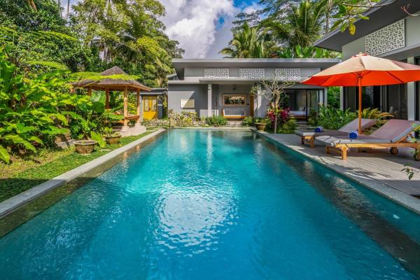 Petulu Villa, Rezervați  Hoteluri în Bali cu parcare, Parcare