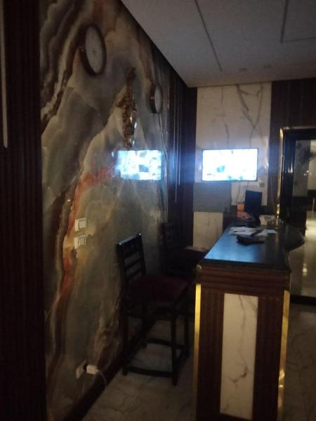Host G Hotel, Rezervați  Hoteluri în Cairo Governorate cu parcare, Parcare