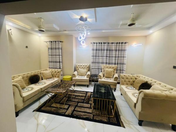 Luxury Bahria Town Karachi Villa, Rezervați  Karachi Pakistan