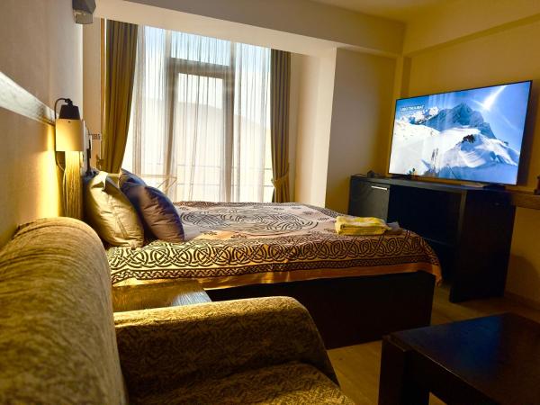 Pilot club rooms block1 NewGudauri 823, 301, 702, 901, Rezervați  Hoteluri în Mtkheta-Mtianeti cu parcare, Parcare