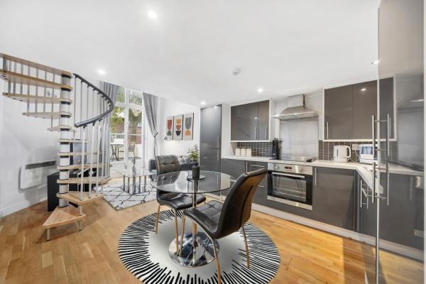 CLG Apartments Near Paddington Station & Hyde Park, Rezervați Apartament Hoteluri în Londra Mare cu parcare, Parcare