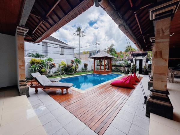 Soluna Homestay Bali, Rezervați  Hoteluri în Badung cu piscină, Piscină
