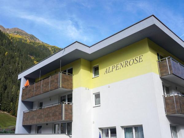 Apartment Alpenrose-1 by Interhome, Rezervați Apartament Hoteluri în Tirol cu parcare, Parcare