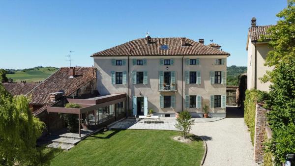 Historic Villa In The Monferrato Villages, Rezervați  Hoteluri în Colcavagno cu piscină, Piscină