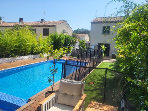 Villa avec piscine proche de la mer, Rezervați  Hoteluri în Lattes cu piscină, Piscină