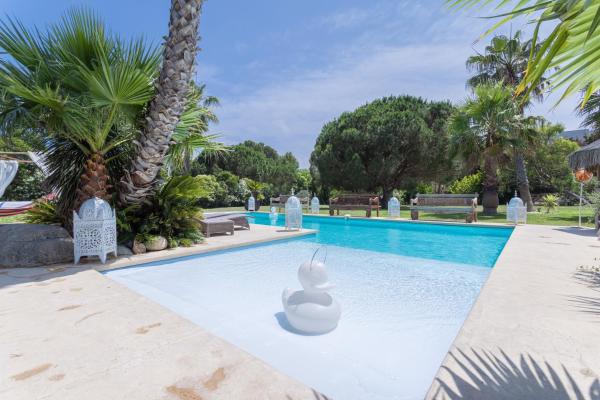 Lointaines escapades, Rezervați  Hoteluri în Perpignan cu parcare, Parcare