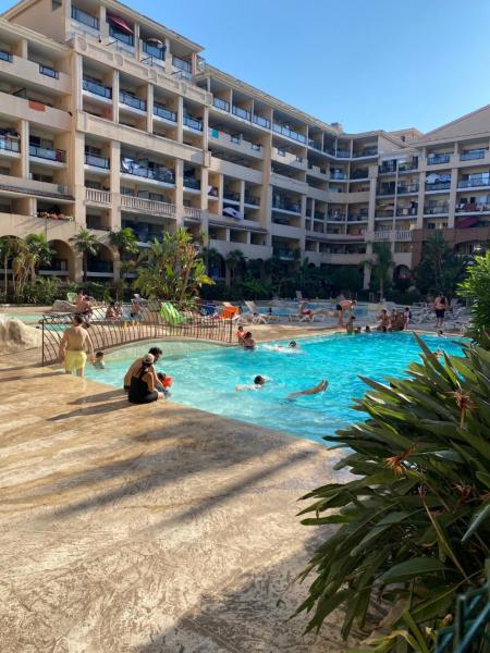 Apparemment proche de la mer, Rezervați  Cannes 