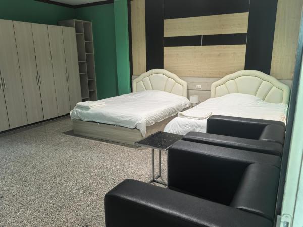 ห้องพักหนองเสือ, Rezervați  Hoteluri în Central Thailand cu parcare, Parcare