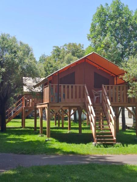 Camping Au Bord de Loire, Rezervați  Hoteluri în Centre cu parcare, Parcare