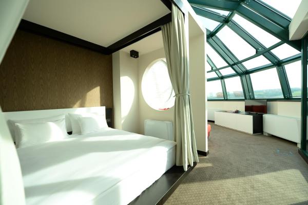 Hotel Hedonic, Rezervați Hotel Belgrad Central Serbia
