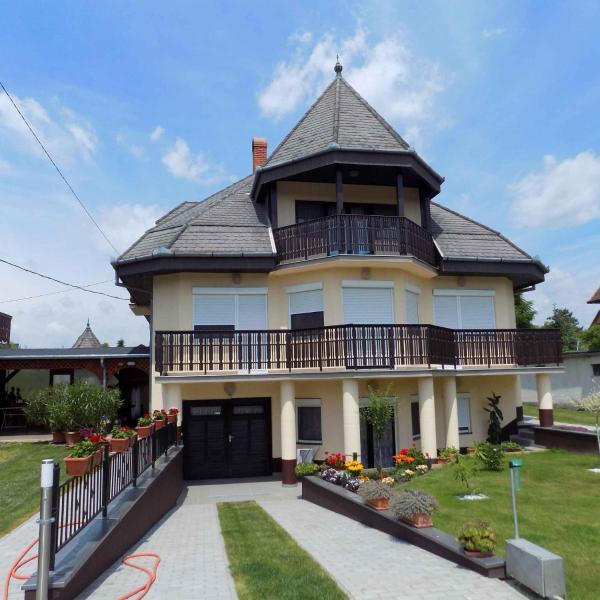 Apartment Gyenesdias 3, Rezervați Apartament Hoteluri în Somogy cu piscină, Piscină