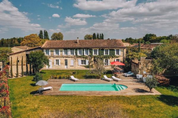 Villa 5 étoiles proche de Saint Émilion, Rezervați  Les Artigues-de-Lussac 