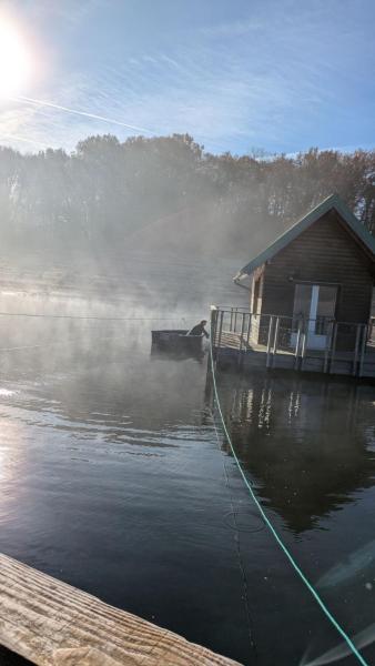 Les chalets flottants de Capucine, Rezervați Cabana Saint-Gerons Cantal