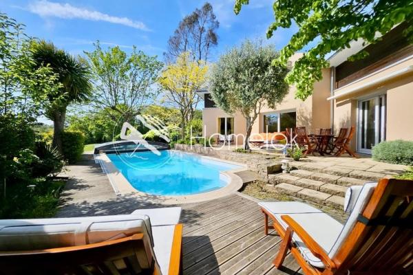 Luxury ! Villa avec piscine - Vue 180 sur le golf, Rezervați  Gestel Bretania