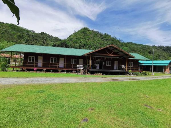 Tambatuon Homestead, Rezervați  Hoteluri în Borneo cu piscină, Piscină