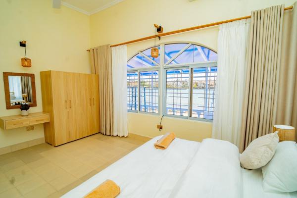 Talab Holidays, Rezervați  Hoteluri în Coast Region cu piscină, Piscină