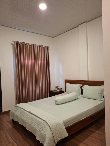 Arisiwa Homestay Lombok, Rezervați Hotel Hoteluri în Lombok cu parcare, Parcare