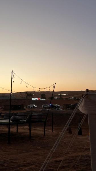 Sunset Desert Camp, Rezervați  Hoteluri în Al Sharqiyah cu parcare, Parcare