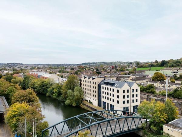 For Students Only - Hollis Wharf in Bath, Rezervați  Bath 