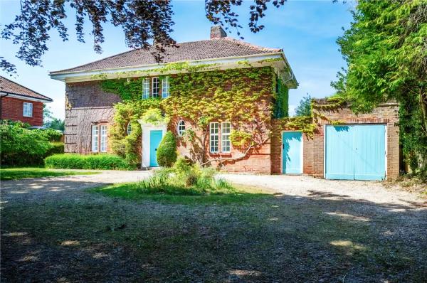 Spacious 4 Bedroom Detached Home in Iffley Village, Rezervați  Hoteluri în Gloucestershire cu parcare, Parcare
