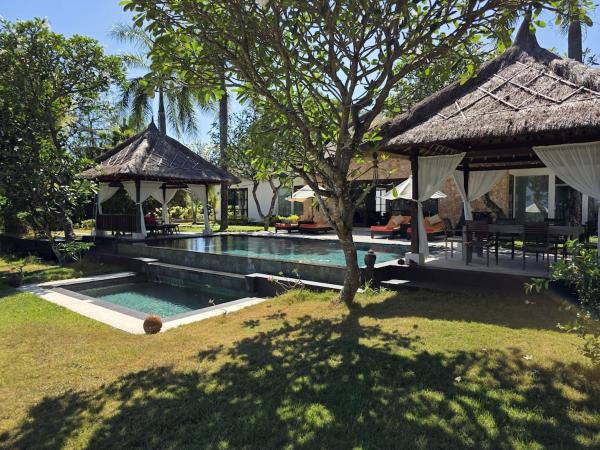 Villa The JIWA! Sea view with private pool in Lombok, Rezervați  Hoteluri în Paloh cu piscină, Piscină