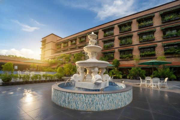 Mayfair Bay Resort Paradeep, Rezervați  Hoteluri în Orissa cu piscină, Piscină