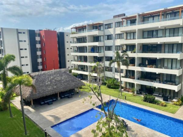 Puertarena E4 in Nuevo Vallarta, Rezervați Hotel Hoteluri în Nayarit cu parcare, Parcare