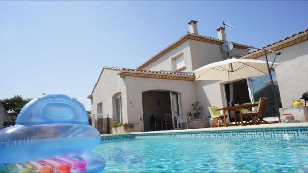 AGENCE JF IMMO - Villa spacieuse 8 pers avec piscine privée proche des plages V0475, Rezervați  Hoteluri în Canal du Midi cu parcare, Parcare