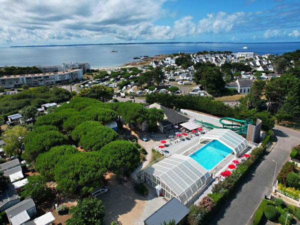 Flower Camping Le Bois d'Amour, Rezervați Teren de campat Hoteluri în Bretania cu piscină, Piscină