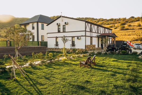 Camp Hotel Pura Vida, Rezervați  Hoteluri în Tbilisi Region cu piscină, Piscină