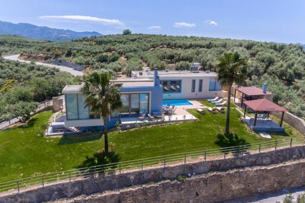 Modern Interior Villa, Rezervați  Hoteluri în Chania Town cu piscină, Piscină