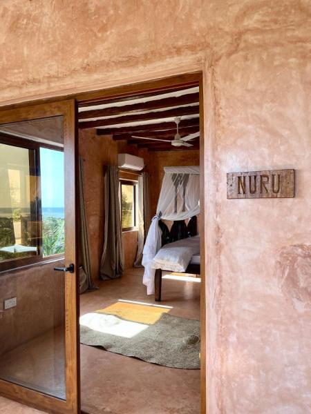 Nuru Room at Lulu Sands, Rezervați  Hoteluri în Coast Region cu parcare, Parcare