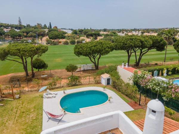 Villa Vilamoura NATURE GREEN GOLF AND POOL, Rezervați  Hoteluri în Algarve cu piscină, Piscină