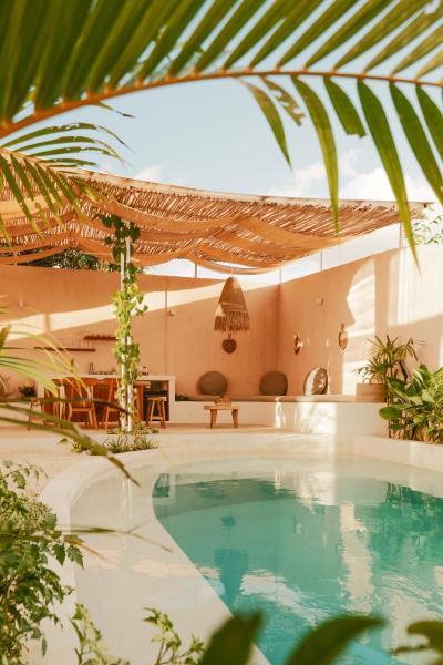 WAHA by Perla - 3BR Oasis Villa close to the beach, Rezervați  Hoteluri în Bali cu parcare, Parcare