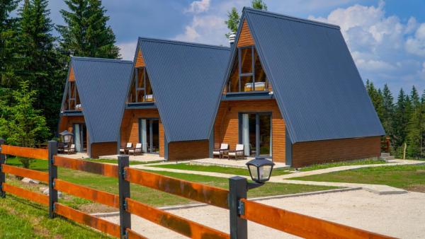 Villas Chardak, Rezervați  Hoteluri în Zabljak County cu parcare, Parcare