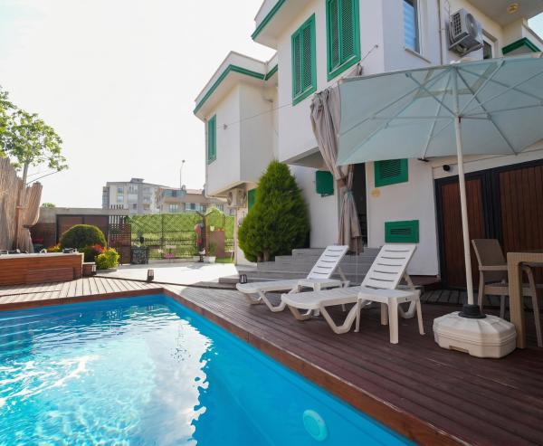Yeşil Panjurlu Bahçeli Villa, Rezervați  Nilufer Istanbul