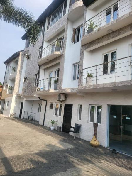 KINGS AVENUE SERVICE APARTMENTS, Rezervați Apartament Lagos Island 